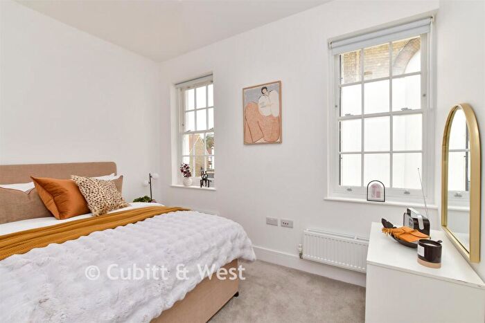 2 Bedroom End Of Terrace House For Sale In Drove Road, Portslade, Brighton, East Sussex, BN41