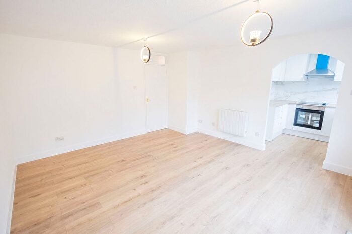 2 Bedroom Maisonette For Sale In Dudley Close, Chafford Hundred, Grays, RM16