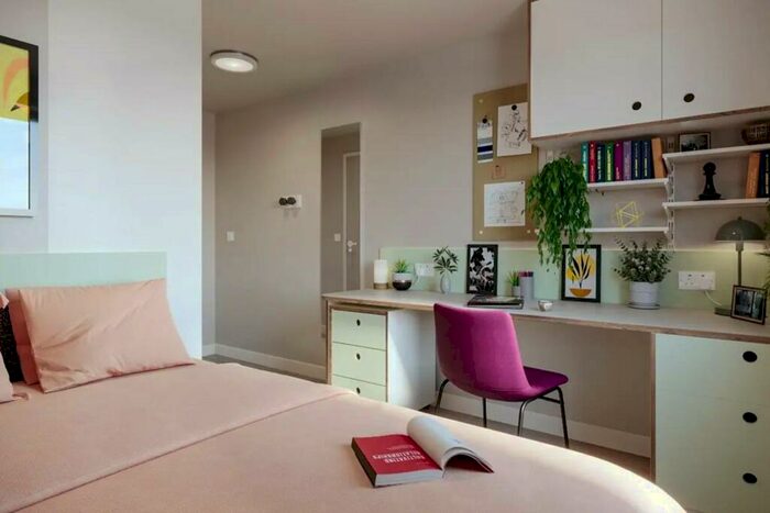 Studio To Rent In High Road, N15