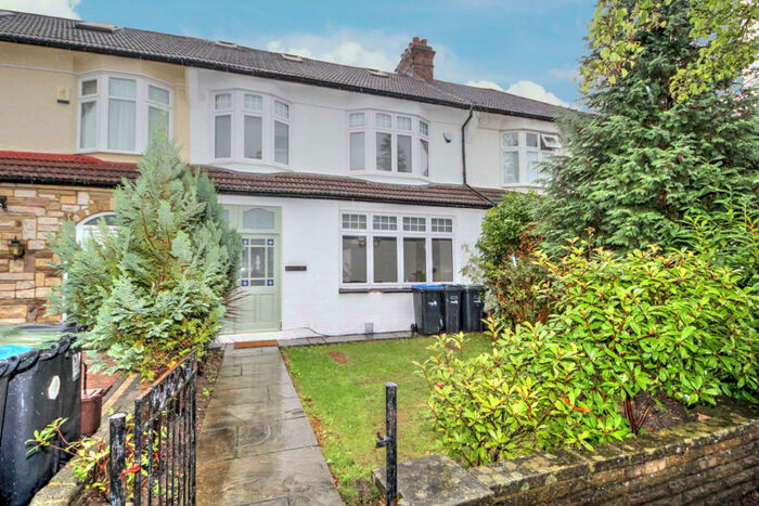 4 Bedroom Terraced House To Rent In Sittingbourne Avenue, Enfield, EN1