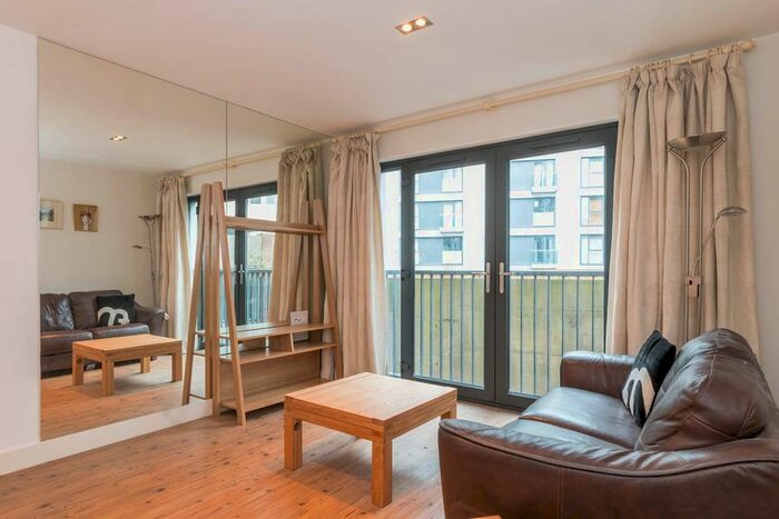 Apartment To Rent In The Hub, Clive Passage, B4