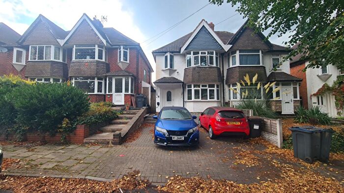 3 Bedroom Semi-Detached House To Rent In Elmdon Road, Acocks Green, B27