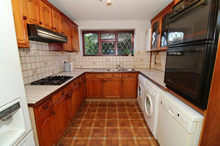 4 Bedroom Detached House For Sale In Castle Close, Bromley, BR2