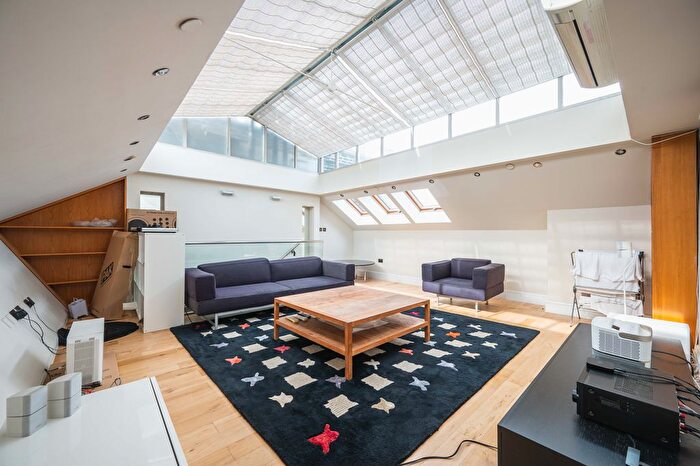 2 Bedroom Flat To Rent In Harrington Gardens, London, SW7