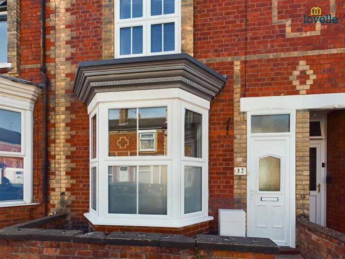 4 Bedroom Semi-Detached House To Rent In Westbourne Grove, Lincoln, LN1