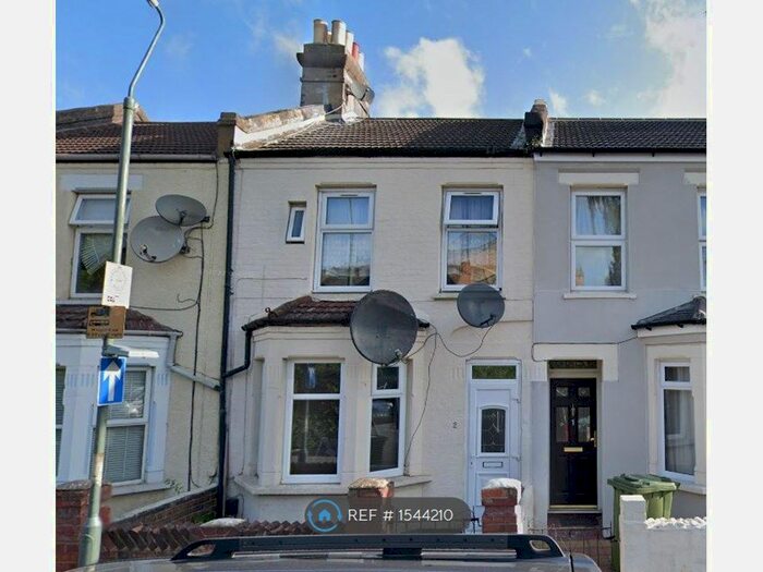 3 Bedroom Terraced House To Rent In Sandcliff Road, Erith, DA8