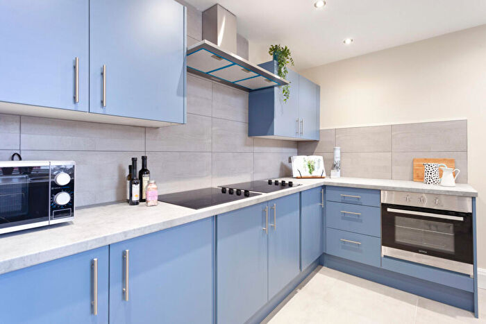 7 Bedroom Terraced House To Rent In Estcourt Avenue, Headingley, Leeds, LS6