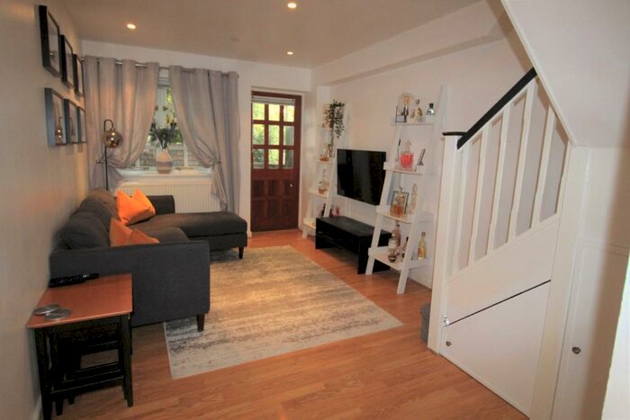 2 Bedroom End Of Terrace House To Rent In Tilehouse Street, Hitchin, SG5