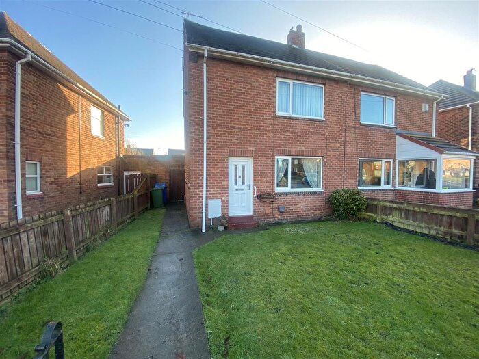 2 Bedroom Semi-detached House For Sale In Glanton Avenue, Seaton Delaval, Whitley Bay, NE25
