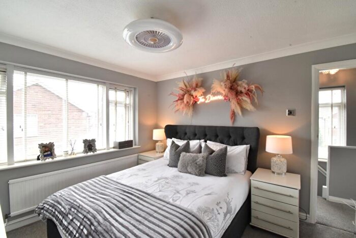 3 Bedroom End Of Terrace House For Sale In Robins Close, Lenham, ME17