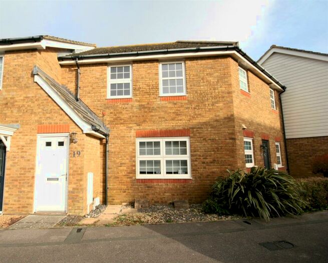2 Bedroom Flat To Rent In Westview Close, Peacehaven, BN10