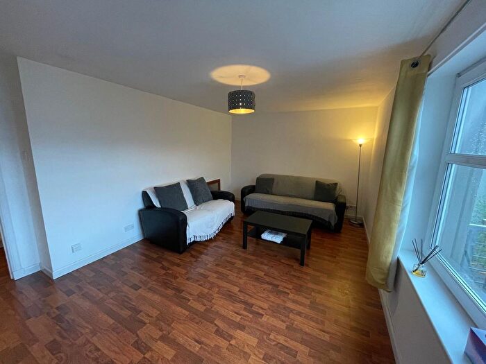 2 Bedroom Flat To Rent In Union Glen, Aberdeen, AB11