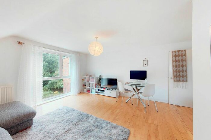 2 Bedroom Flat To Rent In Stanhope Road, London, N6