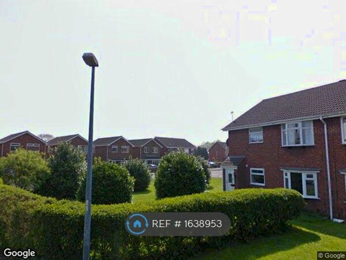 2 Bedroom Maisonette To Rent In Ferndown Drive, Immingham, DN40