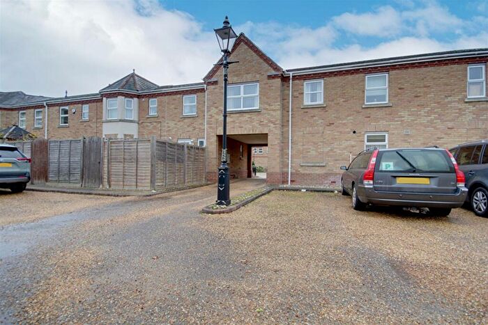 3 Bedroom Terraced House For Sale In Cootes Meadow, St. Ives, PE27