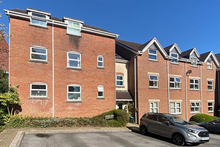2 Bedroom Flat To Rent In Jubilee Close, Salisbury, SP2