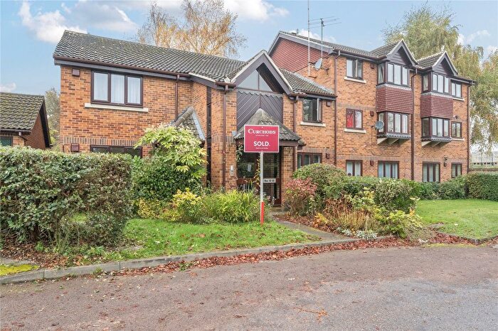 1 Bedroom Flat To Rent In Latimer Close, Woking, GU22