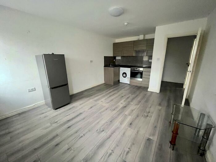 1 Bedroom Flat To Rent In Thynne Street, West Bromwich, B70