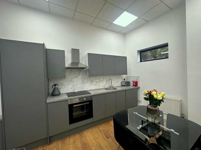 3 Bedroom Property To Rent In Lunt Road, Bilston, WV14