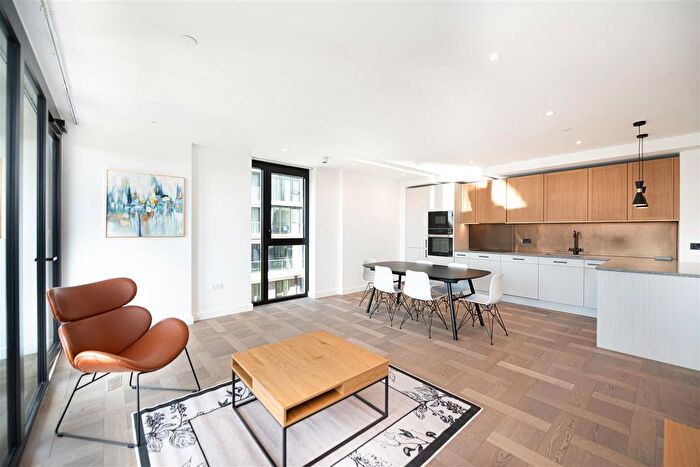 2 Bedroom Flat To Rent In Merino Gardens, London, E1W