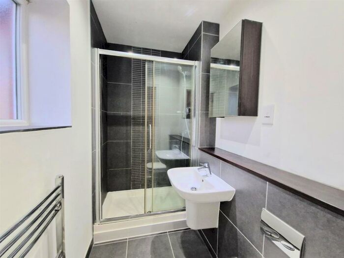 2 Bedroom Apartment To Rent In Cofton Park Court, Cofton Hackett, B45