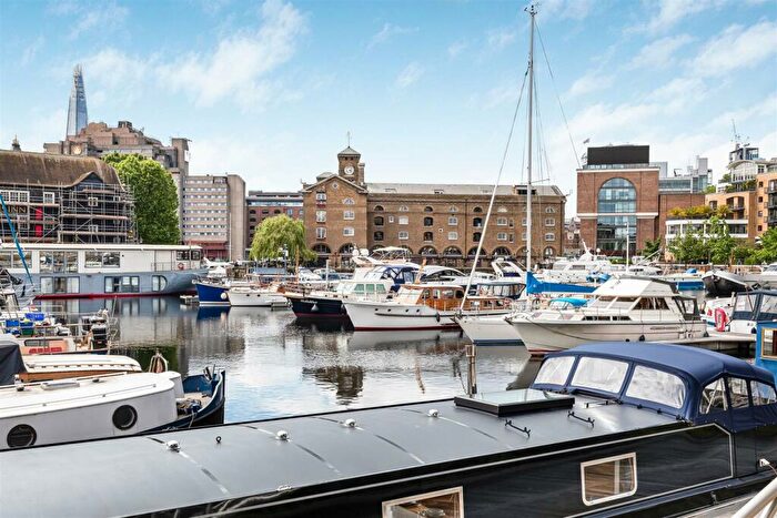 2 Bedroom House Boat For Sale In St. Katharine Docks, Wapping, E1W