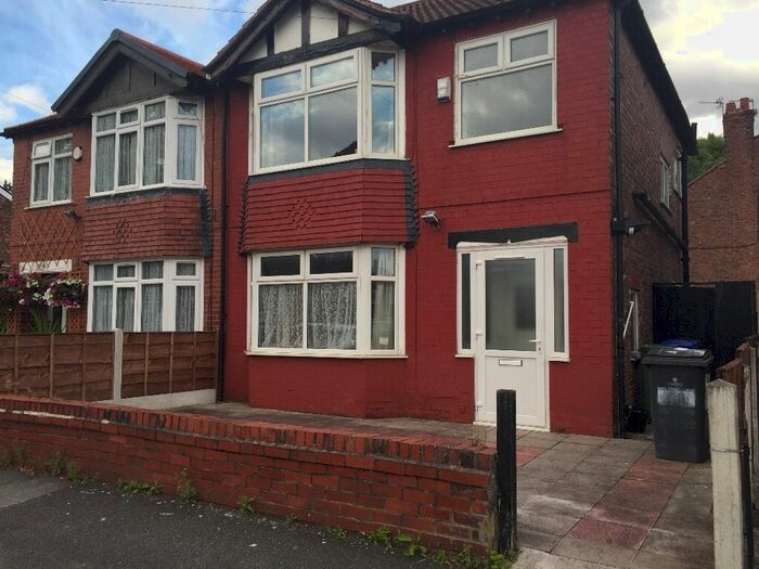 3 Bedroom Semi-Detached House To Rent In Clarence Rd, Manchester, M13