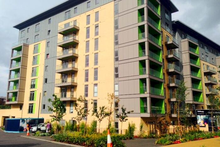 2 Bedroom Flat To Rent In Lakeside Drive, London, NW10