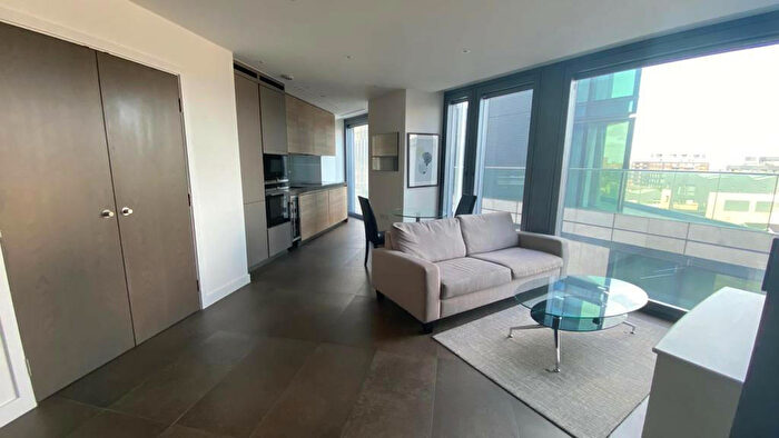 1 Bedroom Flat To Rent In Chronicle Tower, B City Road, London, EC1V