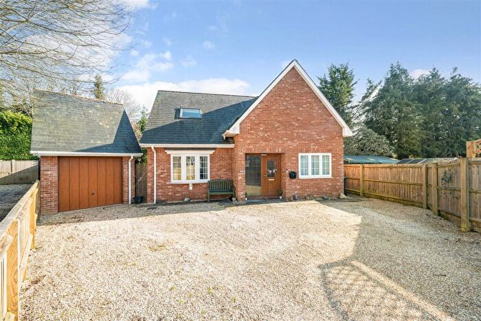 4 Bedroom Detached House For Sale In The Crescent, Andover, SP10