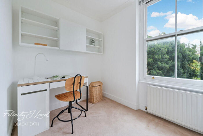 2 Bedroom Apartment For Sale In Vanbrugh Park, London, SE3
