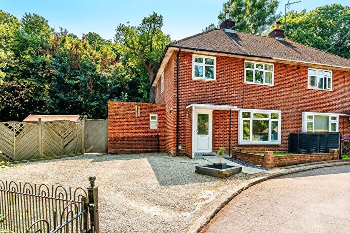 3 Bedroom Semi-detached House For Sale In Fort Road, Halstead, Sevenoaks, Kent, TN14