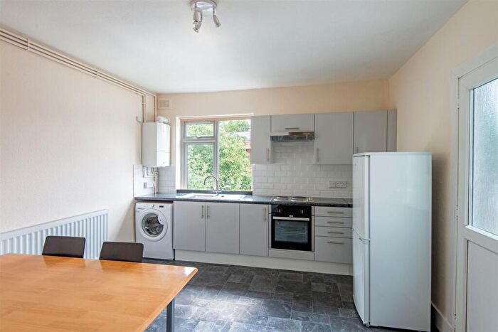 2 Bedroom Flat To Rent In Wroughton Terrace, Hendon, London, NW4