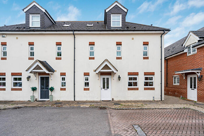 3 Bedroom Semi Detached House For Sale In Pease Place, Didcot, OX11