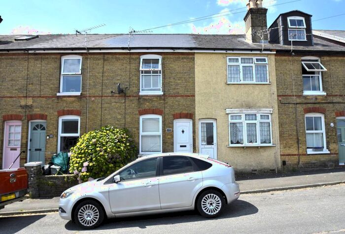 2 Bedroom Terraced House To Rent In Arctic Road, Cowes, PO31