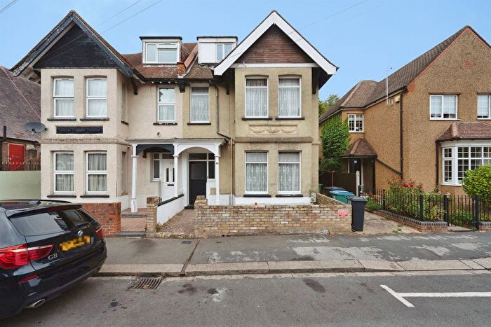 5 Bedroom Semi-Detached House For Sale In Durban Road West, Watford, WD18