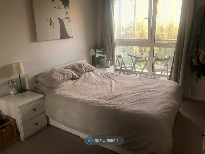 1 Bedroom Flat To Rent In Coppermill Heights, London, N17