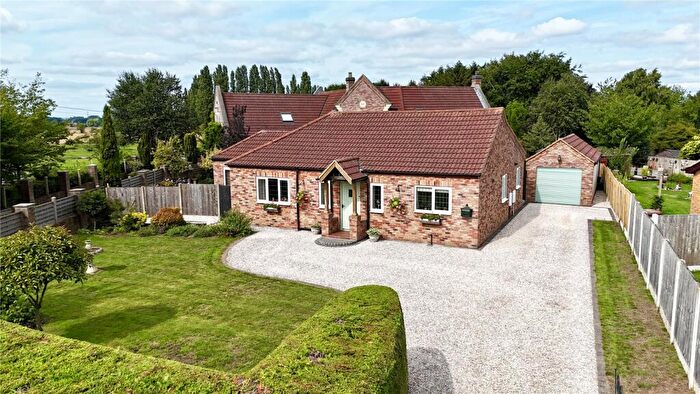 3 Bedroom Bungalow For Sale In Croft Lane, Yaddlethorpe, Scunthorpe, Lincolnshire, DN17