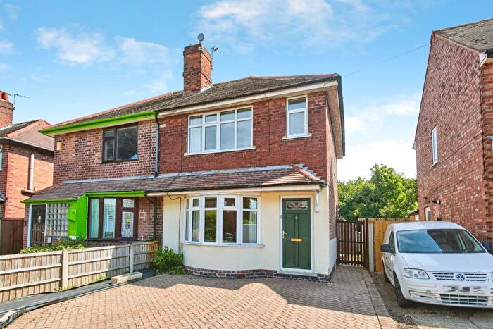 3 Bedroom Semi-Detached House For Sale In Chesterfield Avenue, Nottingham, Nottinghamshire, NG10
