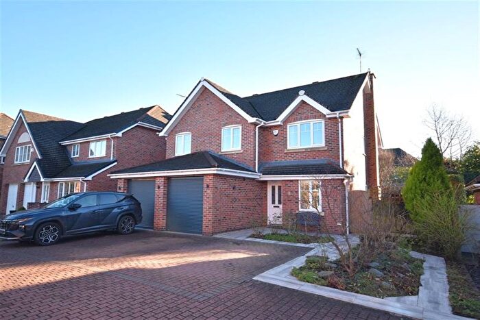 5 Bedroom Detached House For Sale In Sandpiper Close, Macclesfield, SK10