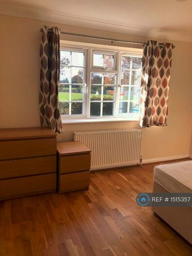 1 Bedroom Flat To Rent In Bostock Avenue, Horsham, RH12
