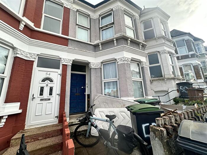 Apartment To Rent In Allison Road, London, N8