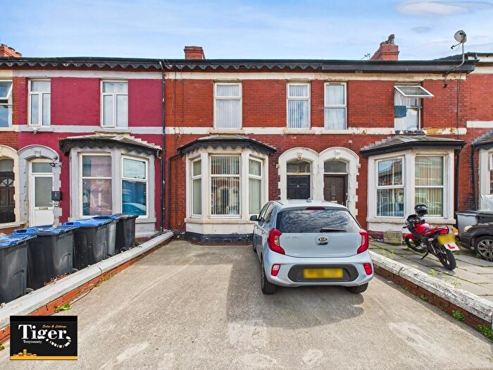 2 Bedroom Flat To Rent In Clifford Road, Blackpool, FY1