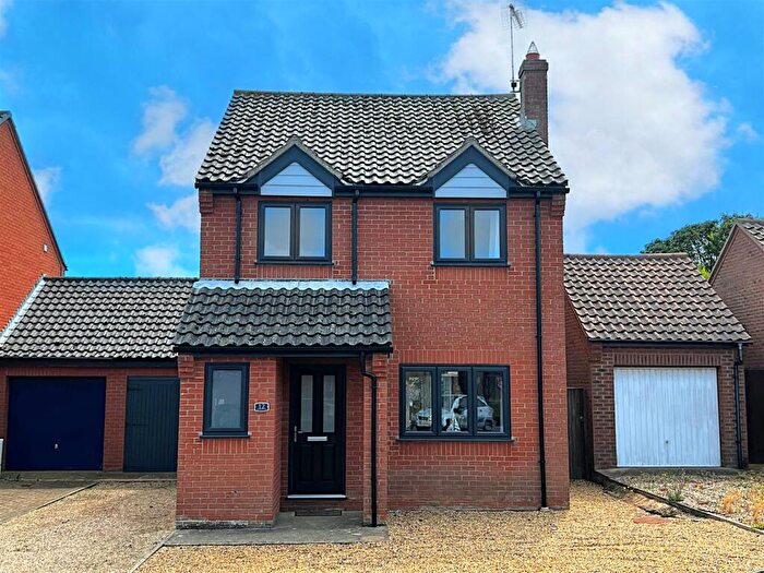 3 Bedroom Link Detached House For Sale In Mundesley, NR11