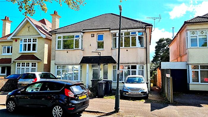 1 Bedroom Apartment To Rent In Richmond Park Avenue, Bournemouth, Dorset, BH8