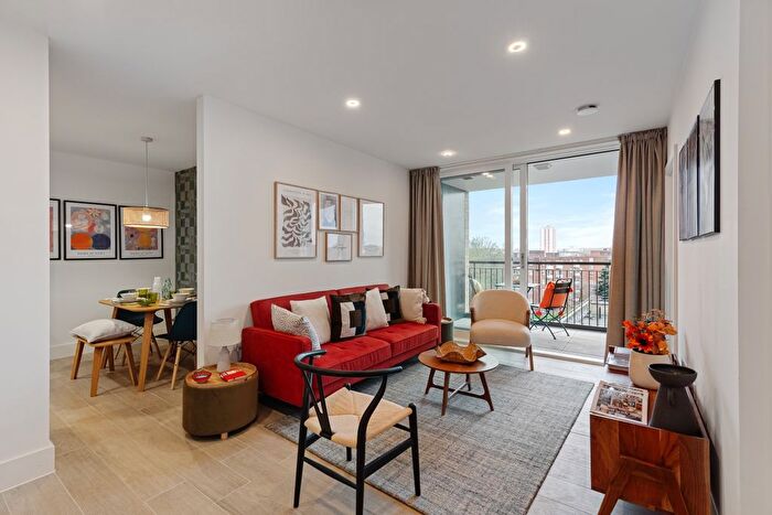 1 Bedroom Flat For Sale In Wyvil Road, London, SW8