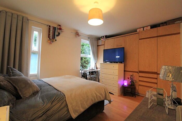 Studio To Rent In Bradfield Close, Guildford, GU4