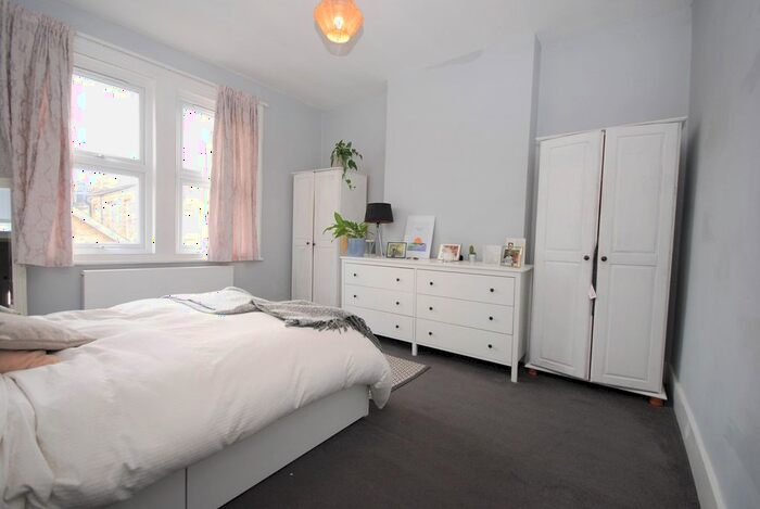 1 Bedroom Flat To Rent In Weir Road, Balham, SW12