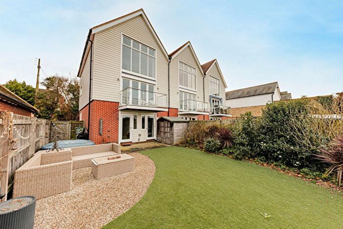 4 Bedroom End Of Terrace House For Sale In Church Hill, Hernhill, ME13