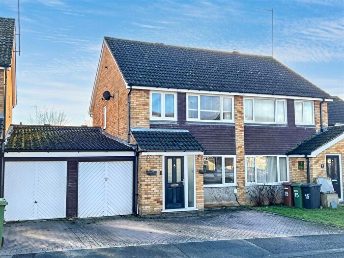 3 Bedroom Semi-Detached House For Sale In Roses Close, Wollaston, NN29